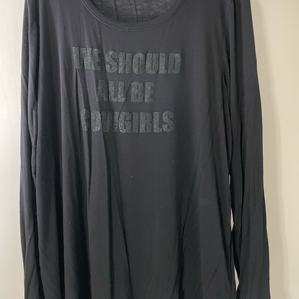 Long sleeve black tshirt for cowgirls